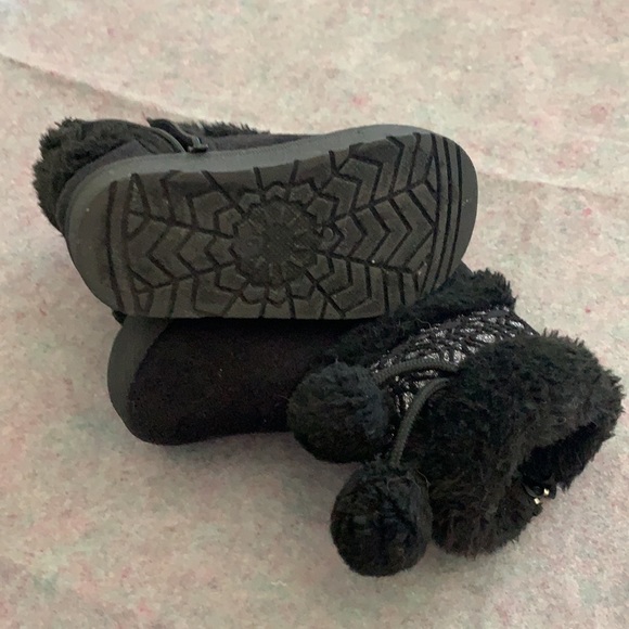 Cute Toddler Size 5 Winter Boots - Picture 4 of 5